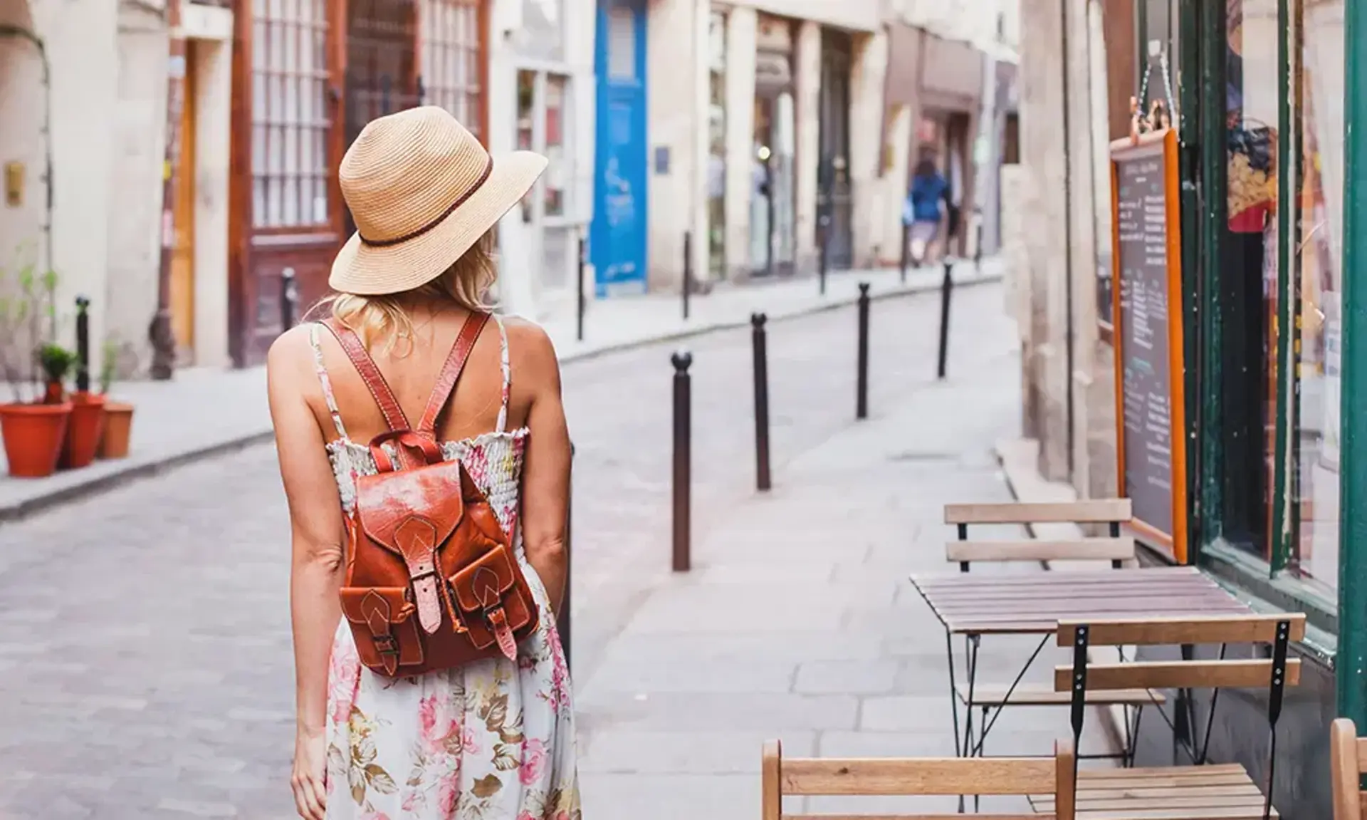 Mastering European Chic: How to Look Stylish While Traveling in Europe