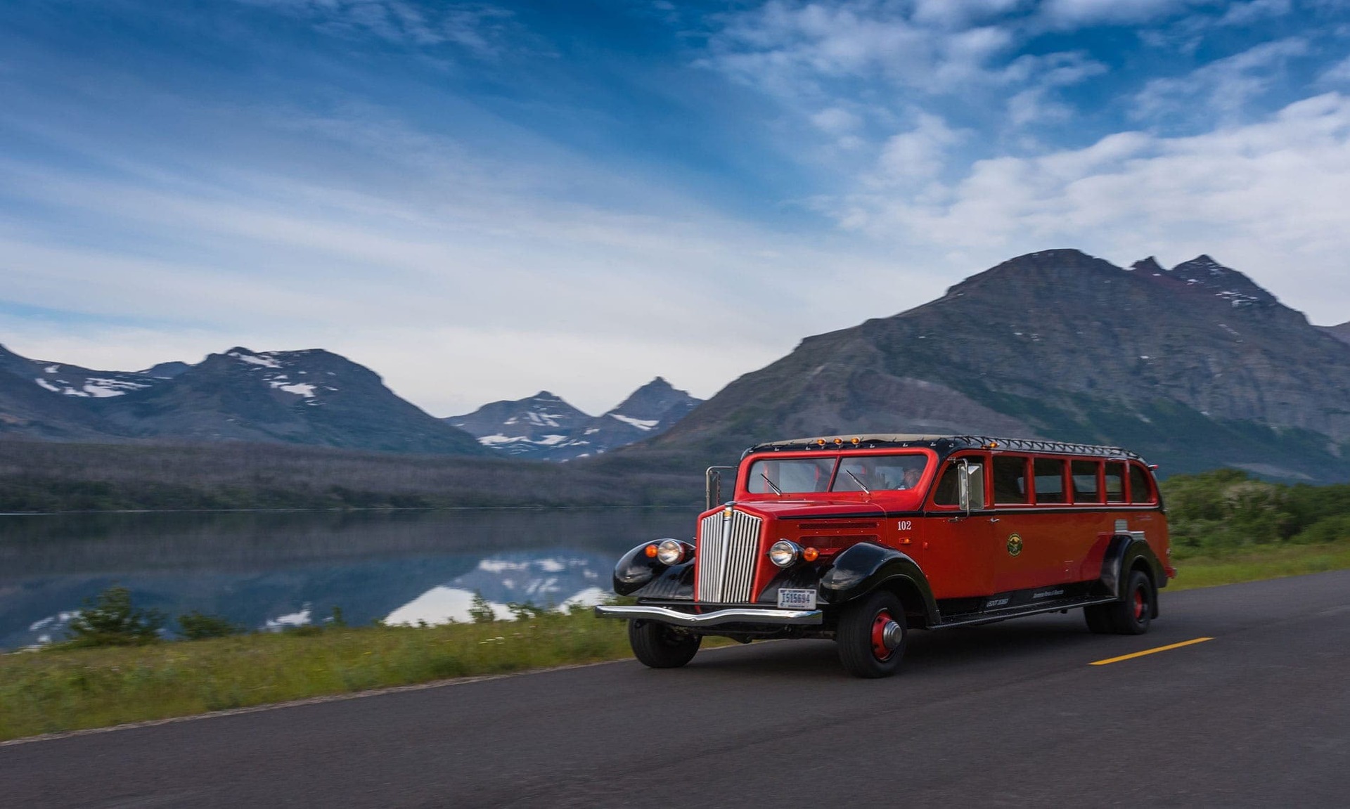 Classic Cars and National Parks: Exploring Natural Wonders